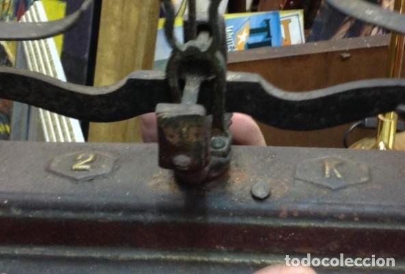 Antig&uuml;edades: BALANZA - bascula ANTIGUA DE HIERRO 2K - Foto 2