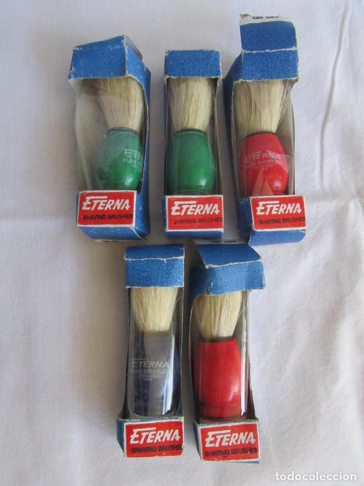 Antig&uuml;edades: 5 brochas de afeitar marca Eterna, sin uso - Foto 2