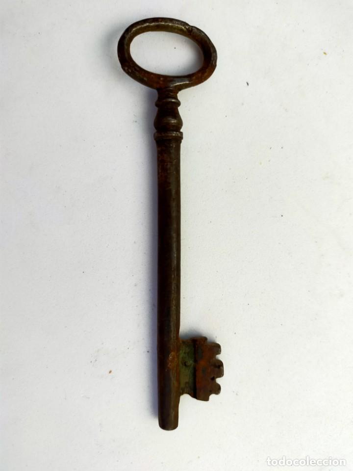 Antig&uuml;edades: LLAVE ANTIGUA EN HIERRO - Foto 1