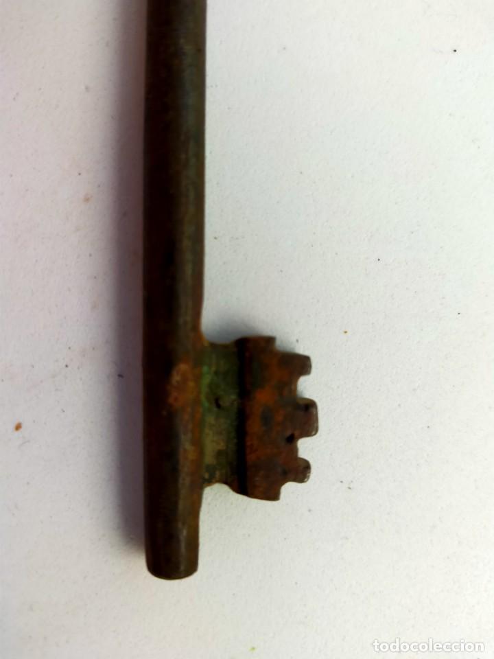 Antig&uuml;edades: LLAVE ANTIGUA EN HIERRO - Foto 3