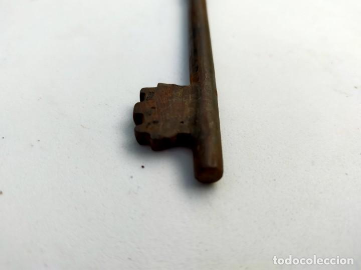 Antig&uuml;edades: LLAVE ANTIGUA EN HIERRO - Foto 7