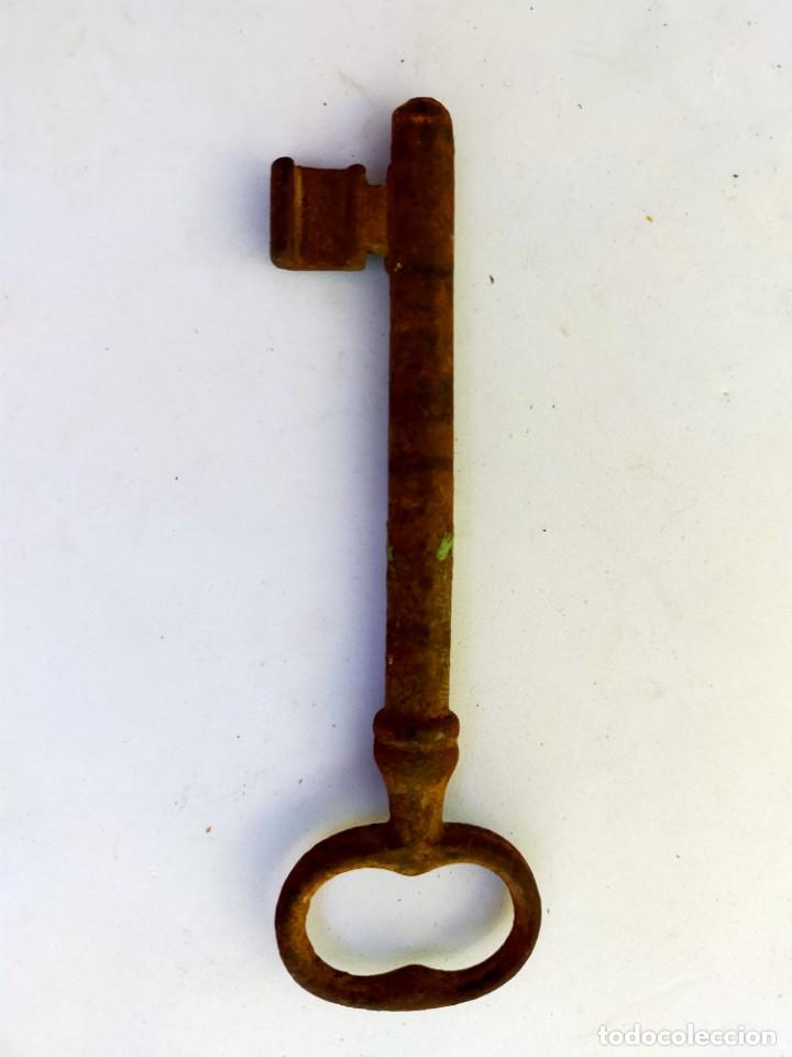 Antig&uuml;edades: LLAVE ANTIGUA DE HIERRO - Foto 1