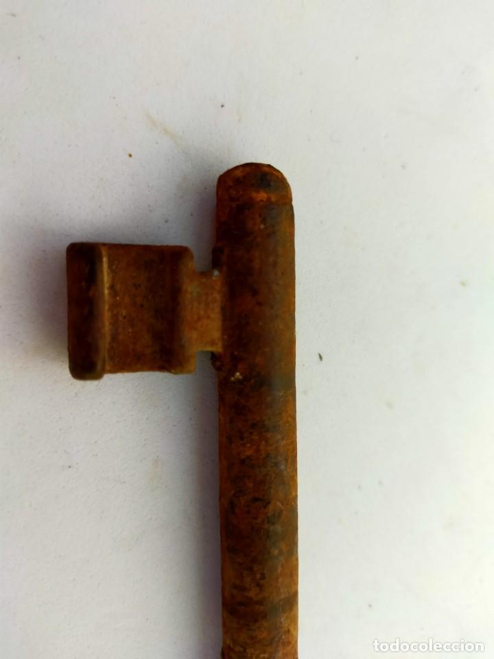 Antig&uuml;edades: LLAVE ANTIGUA DE HIERRO - Foto 2