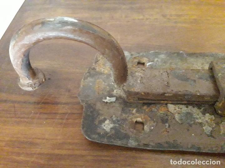 Antig&uuml;edades: pestillo forja - Foto 2
