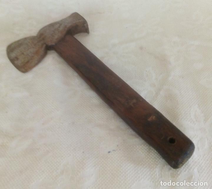 Antig&uuml;edades: ANTIGUA HACHA DE HIERRO-FORJA - MANGO DE MADERA - Foto 4