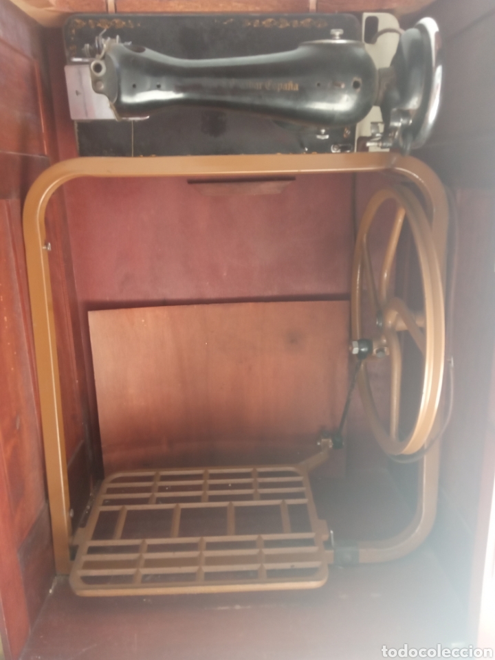 Antig&uuml;edades: Maquina de coser y mueble Alfa - Foto 7