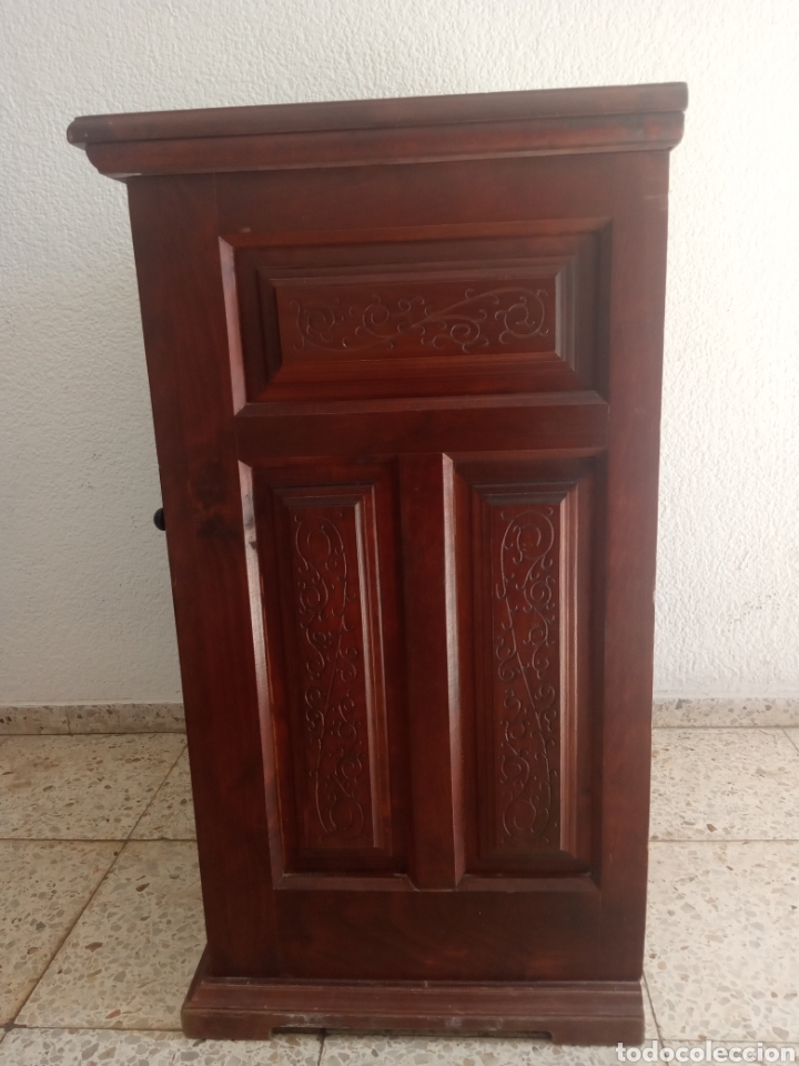 Antig&uuml;edades: Maquina de coser y mueble Alfa - Foto 10