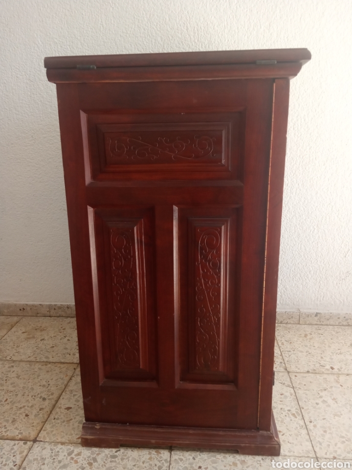 Antig&uuml;edades: Maquina de coser y mueble Alfa - Foto 12