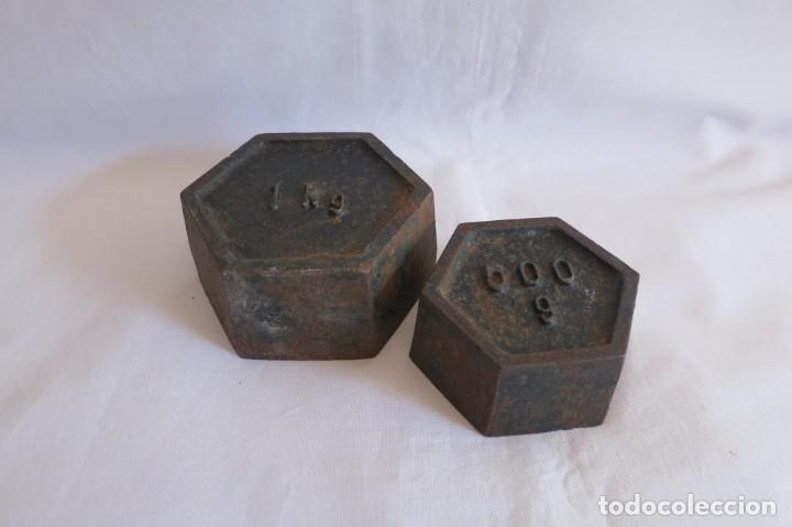 Antig&uuml;edades: pesas de 1 y 500 gramos exagonal - Foto 1
