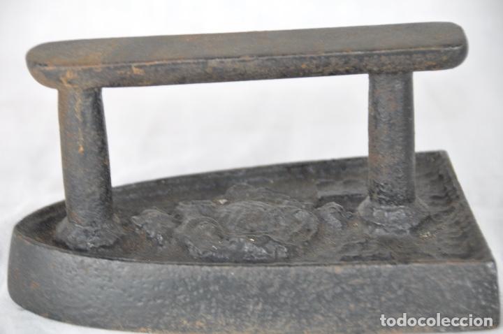 Antig&uuml;edades: Plancha de hierro DB - Foto 2