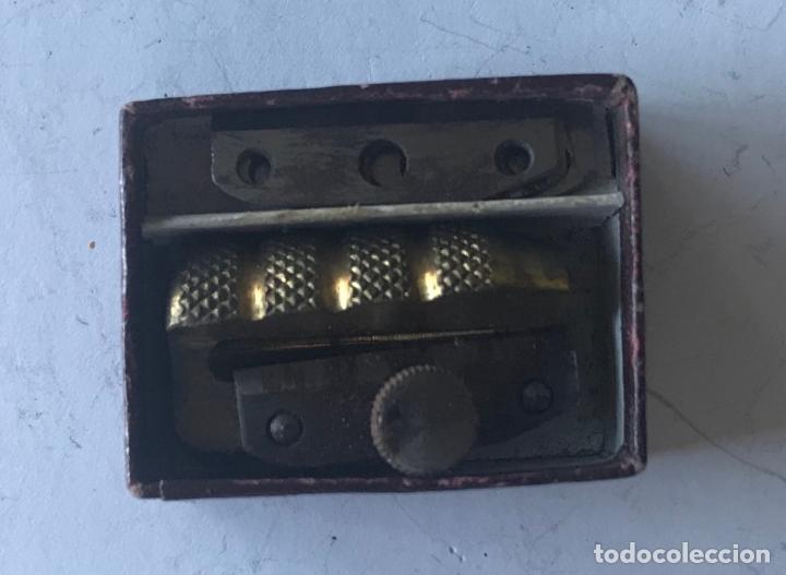 Antig&uuml;edades: Afilal&aacute;pices franc&eacute;s de bronce de finales del siglo XIX - Foto 5