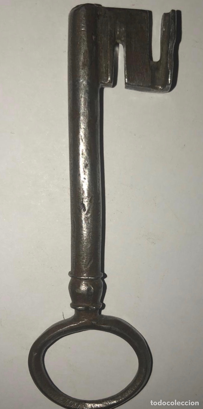 Antig&uuml;edades: Antigua llave de forja, del S.XVII - Foto 1