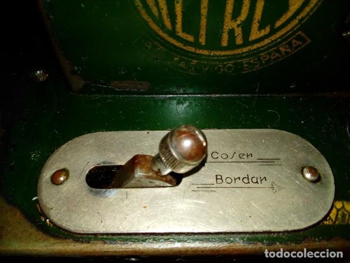 Antig&uuml;edades: maquina de coser REFREY - Foto 6