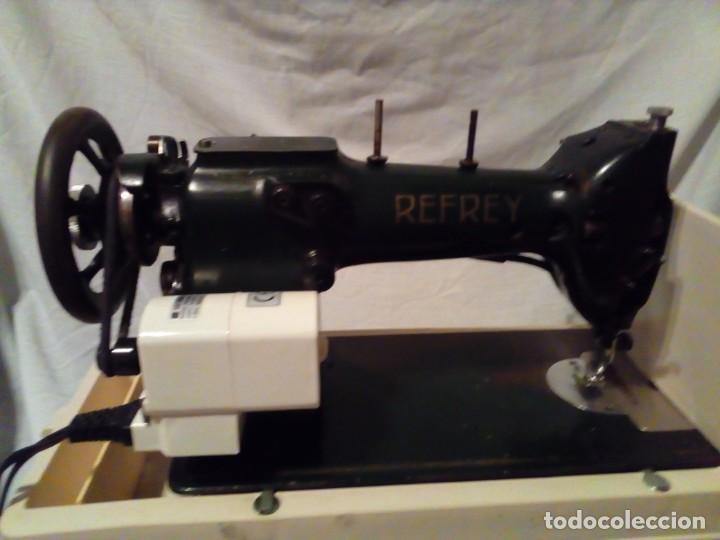 Antig&uuml;edades: maquina de coser REFREY - Foto 8