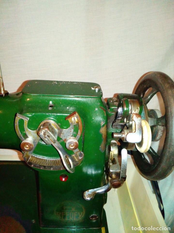 Antig&uuml;edades: maquina de coser REFREY - Foto 14