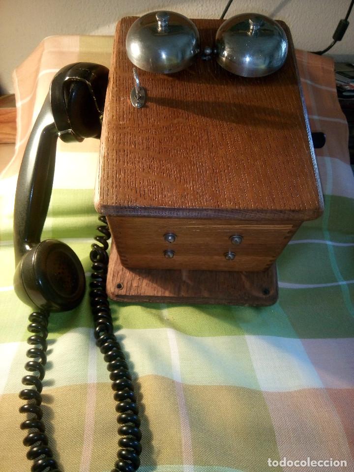 Teléfono antiguo de pared de madera, Teléfonos antiguos