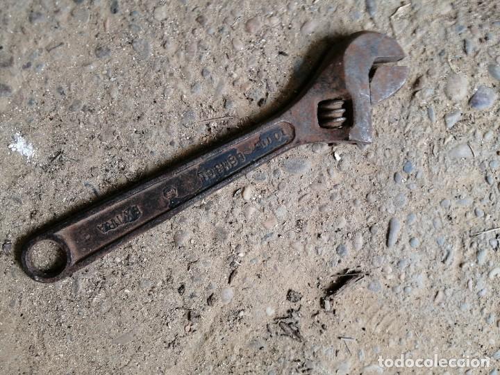 Antig&uuml;edades: antigua llave inglesa - Foto 2