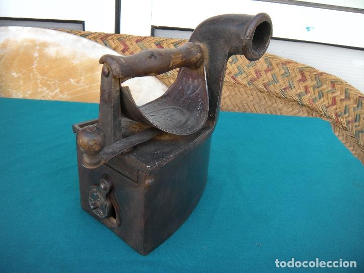 Antig&uuml;edades: PLANCHA DE CHIMENEA LICSA ELORRIO - Foto 1