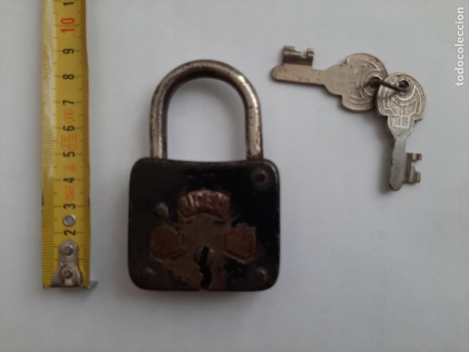 Antig&uuml;edades: CANDADO UCEM. CON DOS LLAVES. FUNCIONA CORRECTAMENTE. - Foto 11