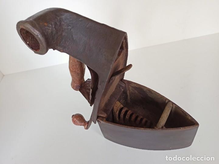 Antig&uuml;edades: Plancha de chimenea, AR y CA - Foto 2