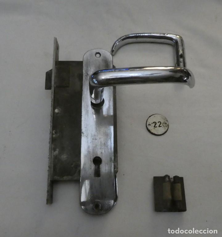 Antig&uuml;edades: MANILLAS PUERTA BARCO CON CERRADURA - Foto 3