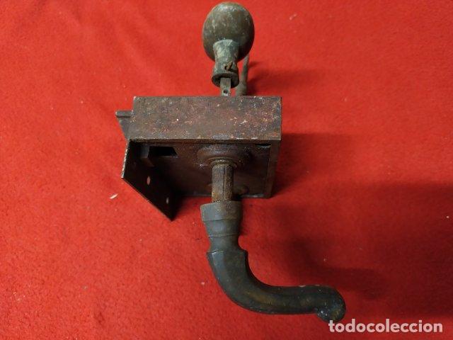 Antig&uuml;edades: ANTIGUA CERRADURA COMPLETA CON LLAVE - Foto 3