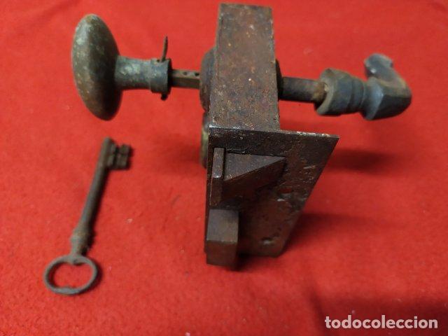 Antig&uuml;edades: ANTIGUA CERRADURA COMPLETA CON LLAVE - Foto 1