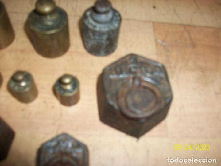 Antig&uuml;edades: LOTE DE 10 PESAS DE HIERRO Y DE BRONCE - Foto 3