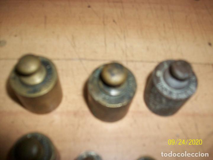 Antig&uuml;edades: LOTE DE 10 PESAS DE HIERRO Y DE BRONCE - Foto 7