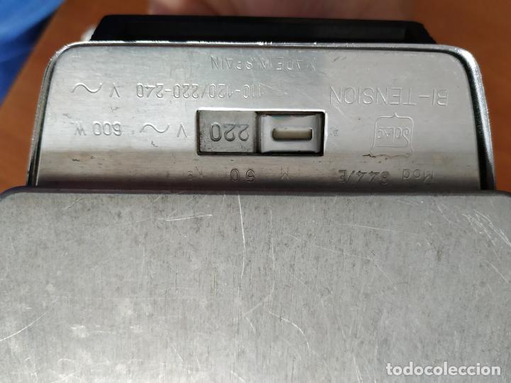 Antig&uuml;edades: PLANCHA SOLAC. Modelo 844/E. M-50. Bitension. 800W. Funciona perfectamente. - Foto 3