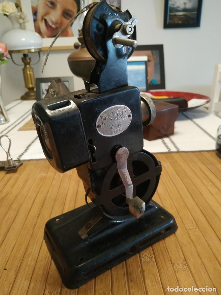 Antig&uuml;edades: PROYECTOR PATHE KID - Foto 3