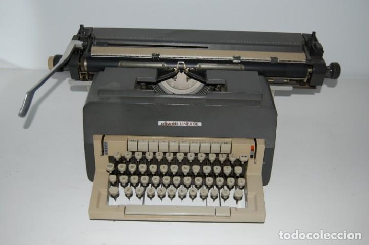 Antig&uuml;edades: M&aacute;quina de escribir de la marca OLIVETTI Linea 98 - Foto 2