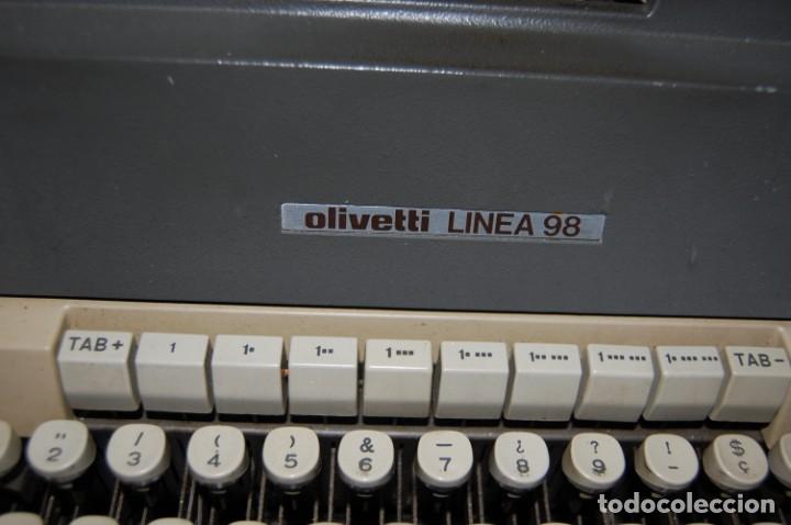 Antig&uuml;edades: M&aacute;quina de escribir de la marca OLIVETTI Linea 98 - Foto 6