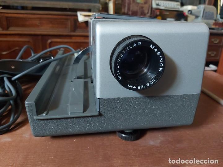 Antig&uuml;edades: Proyector Braun AG modelo D35, incompleto. - Foto 2