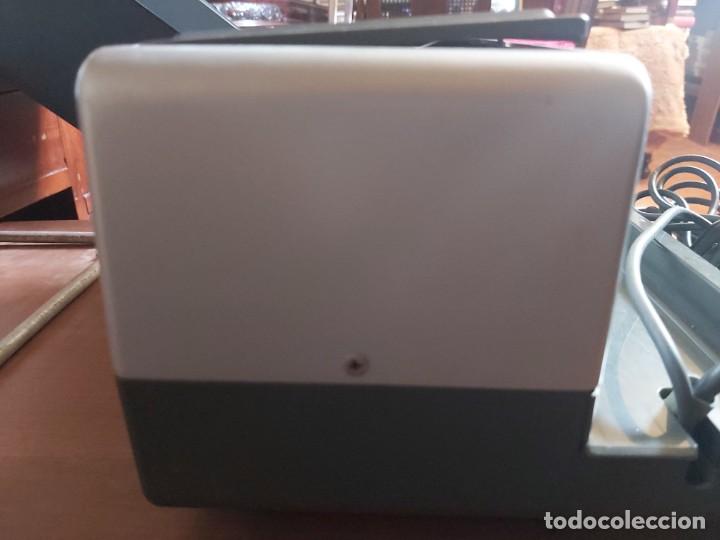 Antig&uuml;edades: Proyector Braun AG modelo D35, incompleto. - Foto 3