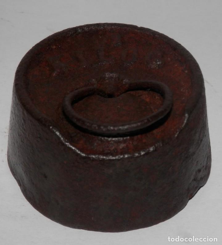 Antig&uuml;edades: UNA PESA ANTIGUA DE 1/2 KG - Foto 1