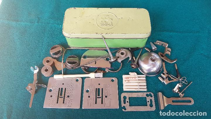 Antig&uuml;edades: CAJA METAL MAQUINAS DE COSER SIGMA CON COMPLEMENTOS - Foto 1
