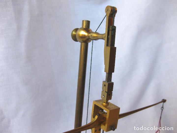 Antig&uuml;edades: Balanza de precisi&oacute;n para monedas, joyas, laboratorio, etc. - Foto 8