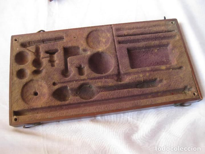 Antig&uuml;edades: Balanza de precisi&oacute;n para monedas, joyas, laboratorio, etc. - Foto 11