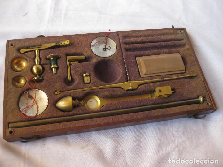 Antig&uuml;edades: Balanza de precisi&oacute;n para monedas, joyas, laboratorio, etc. - Foto 14