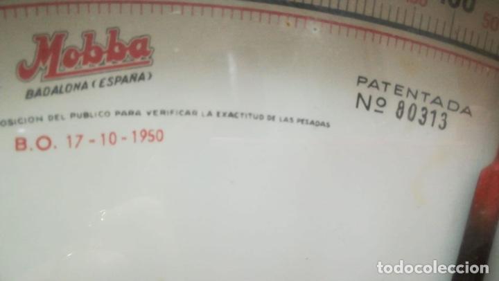 Antig&uuml;edades: B&aacute;scula de los a&ntilde;os 50 - Foto 2