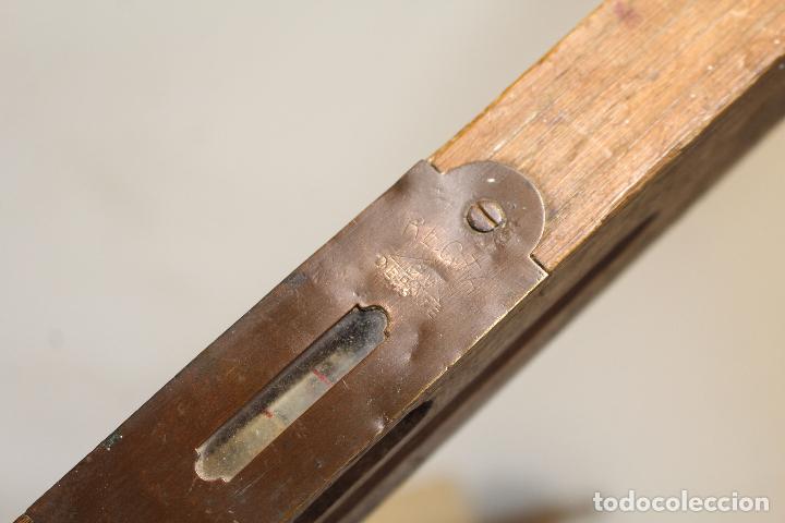 Antig&uuml;edades: Nivel de madera y lat&oacute;n. marca RECTA.made in spain - Foto 4