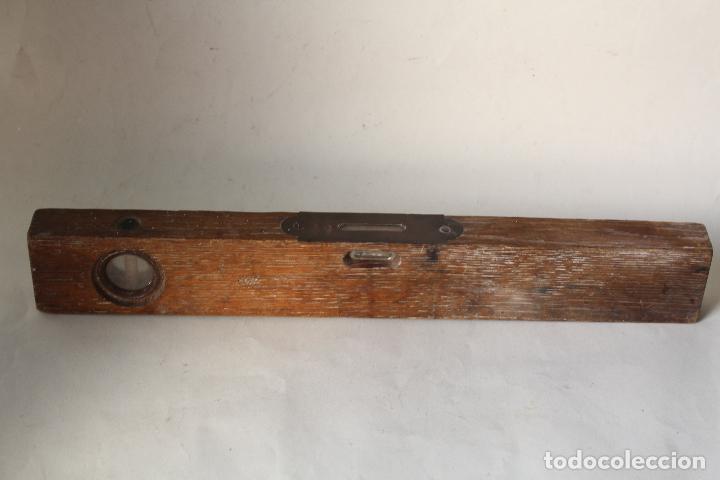 Antig&uuml;edades: Nivel de madera y lat&oacute;n. marca RECTA.made in spain - Foto 1