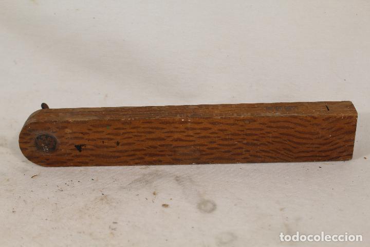 Antig&uuml;edades: antigua regleta de madera de medidas - Foto 3