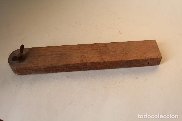 Antig&uuml;edades: antigua regleta de madera de medidas - Foto 5