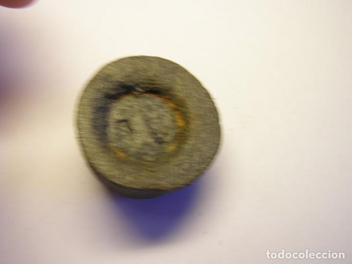 Antig&uuml;edades: Pesa de balanza antigua, de 100 gramos. - Foto 3