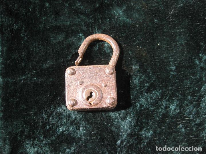 Antig&uuml;edades: Candado antiguo. Sin llave. - Foto 1