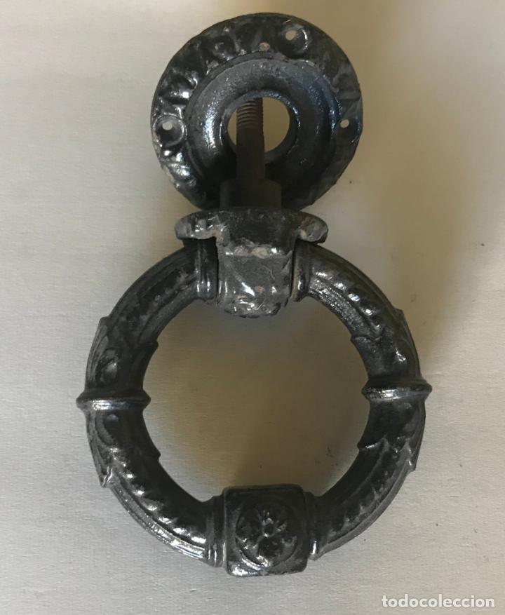 Antig&uuml;edades: Aldaba de puerta francesa de hierro de finales del siglo XIX. - Foto 2