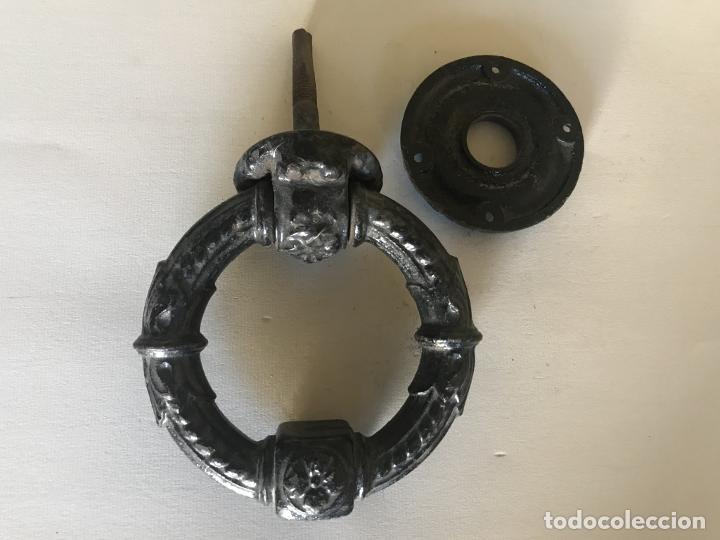 Antig&uuml;edades: Aldaba de puerta francesa de hierro de finales del siglo XIX. - Foto 5