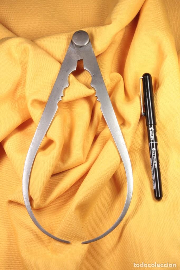 Antig&uuml;edades: Comp&aacute;s taller brazos curvos. Curved arms workshop compass. S.XIX - Foto 4